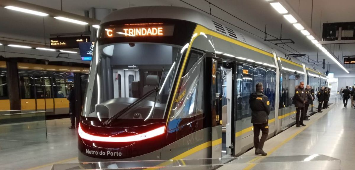 Novos veículos do Metro do Porto já estão em circulação (imagens)