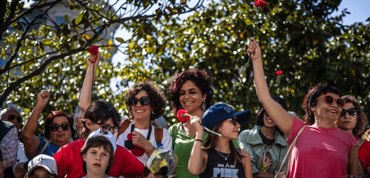 25 de Abril traz festa ao centro da cidade do Porto