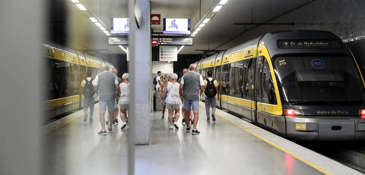 Metro do Porto vai ter serviço reforçado de quinta-feira a sábado