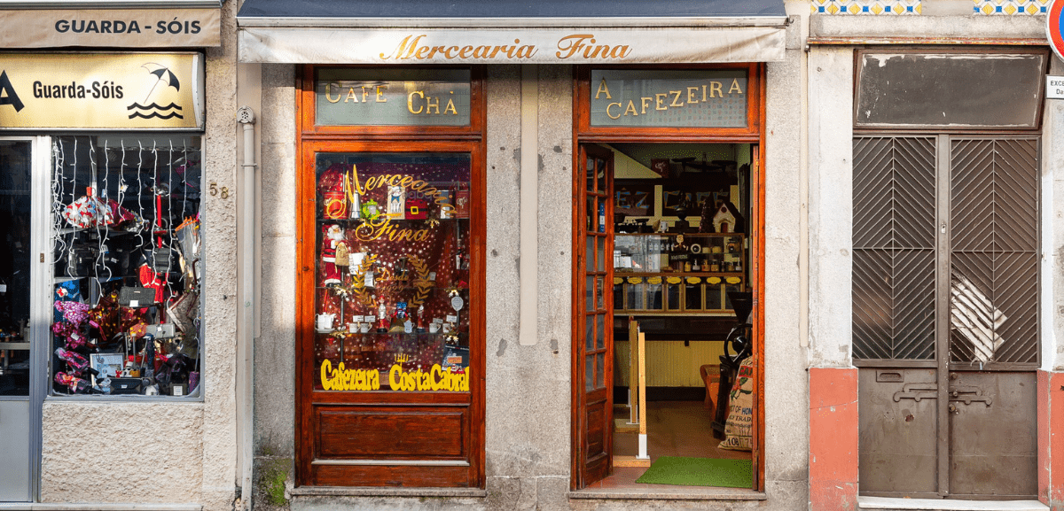 Mercearia histórica no Porto tem futuro incerto com possível venda de edifício